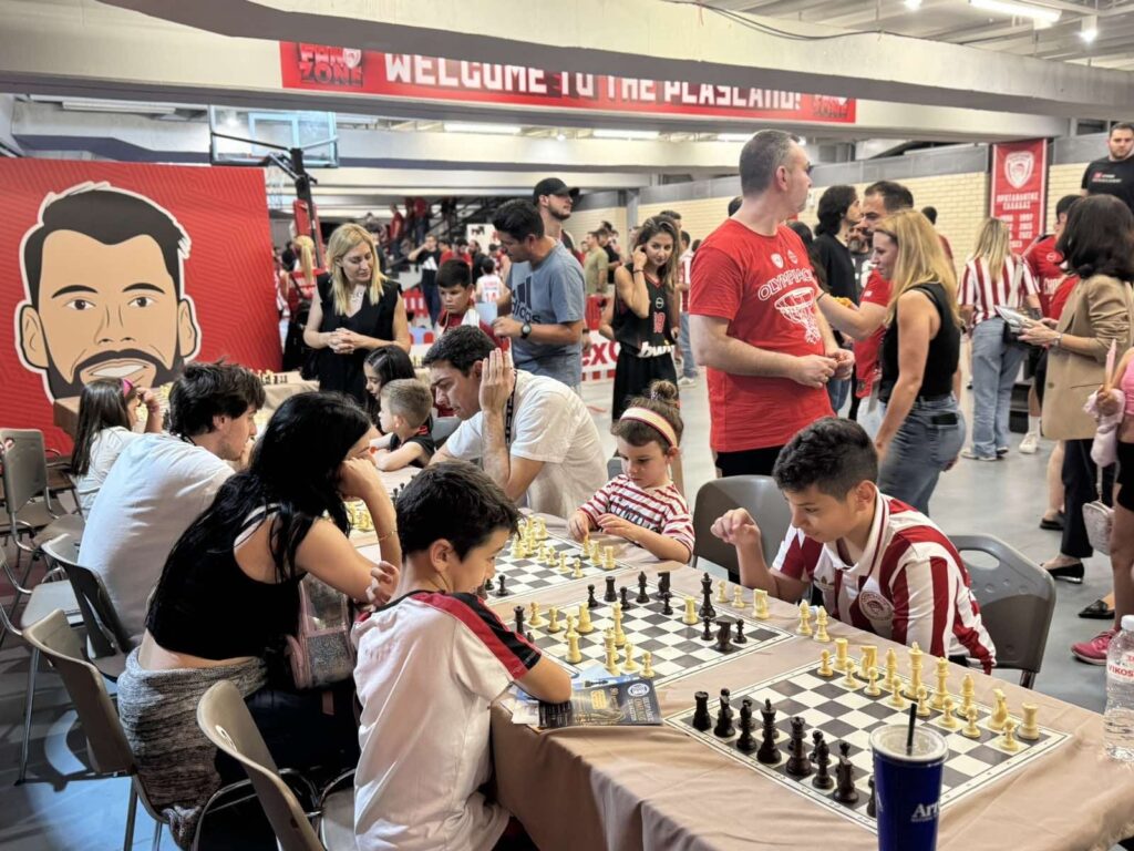 Μεγάλη επιτυχία της σκακιστικής δράσης – Σιμουλτανέ στο Στάδιο Ειρήνης και Φιλίας
